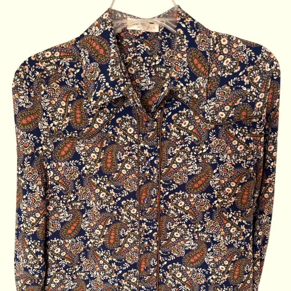 Women's Natural Life button down purple snap paisleywestern-inspired yoke trim‎